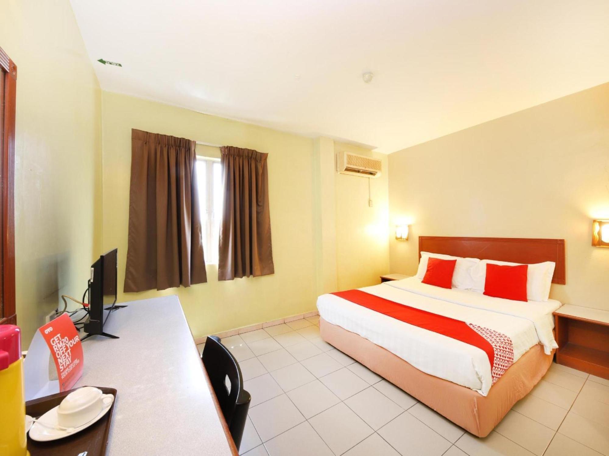 Super Oyo 447 Comfort Hotel Meru Klang Exteriör bild