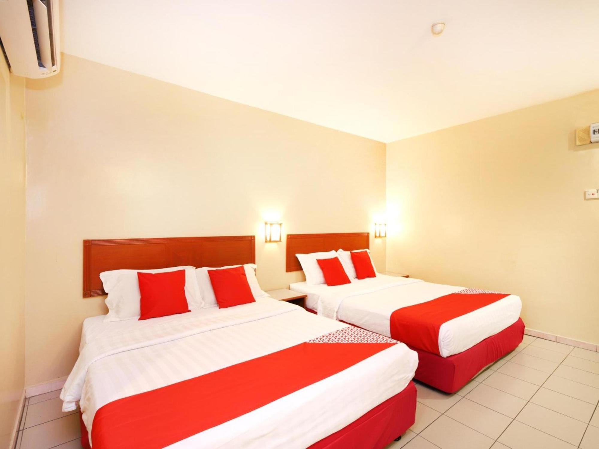 Super Oyo 447 Comfort Hotel Meru Klang Exteriör bild