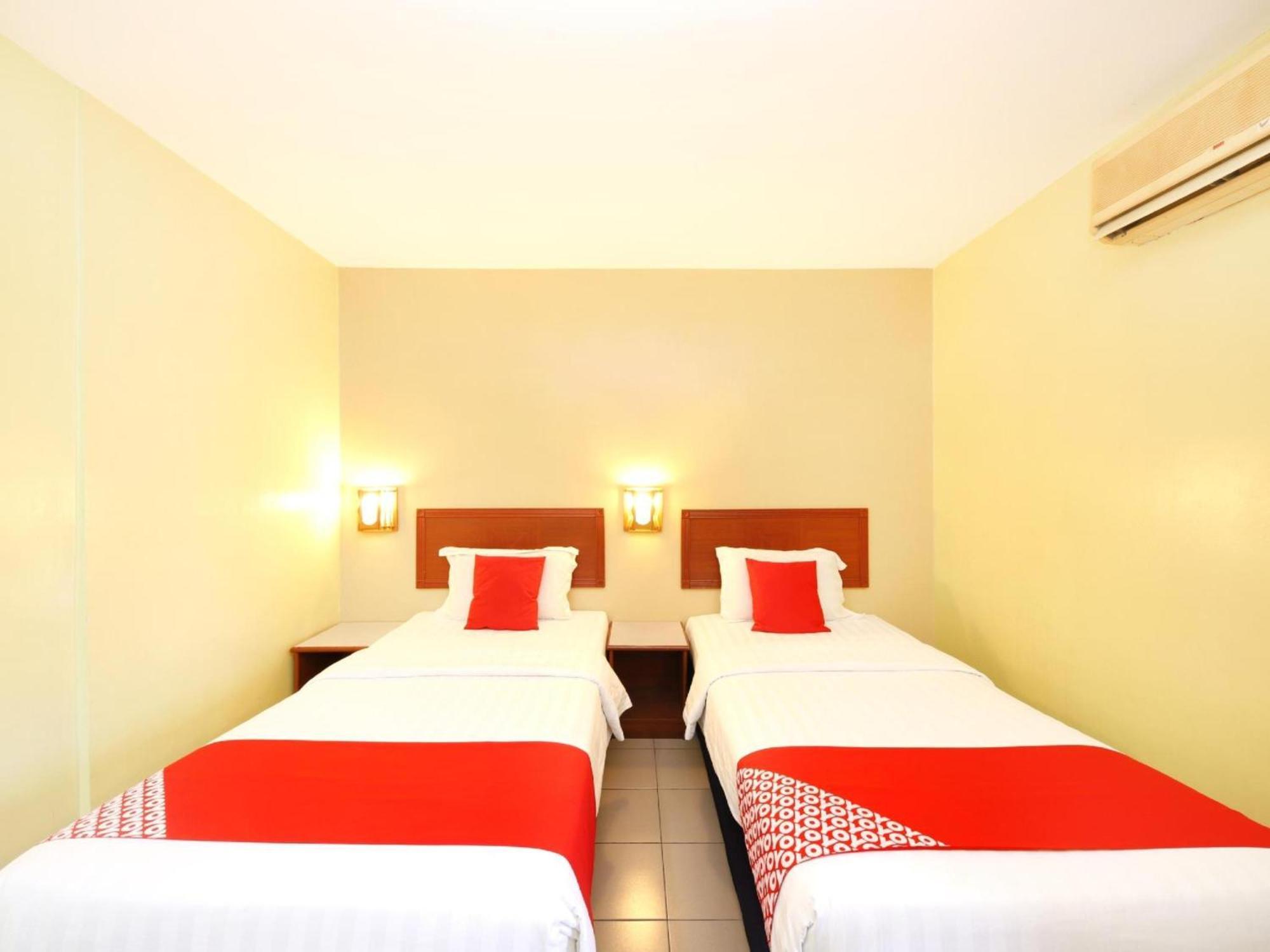 Super Oyo 447 Comfort Hotel Meru Klang Exteriör bild