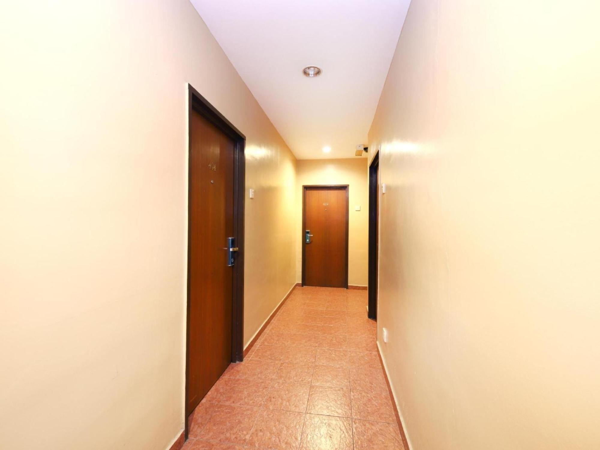 Super Oyo 447 Comfort Hotel Meru Klang Exteriör bild